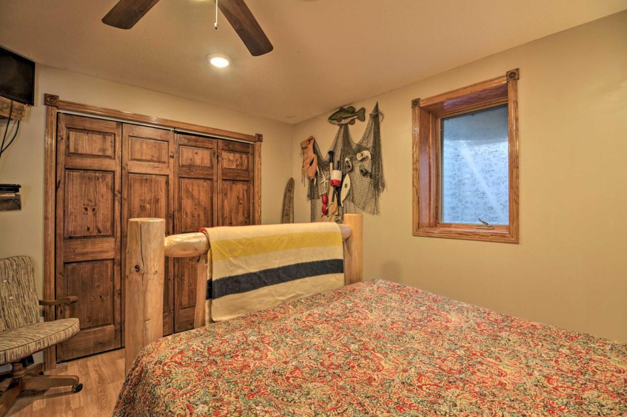 Lakefront Deer River Apt With Dock, Fire Pit And Patio Exterior foto